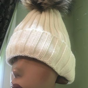 CROCHET HAT WITH POM POM  NWOT